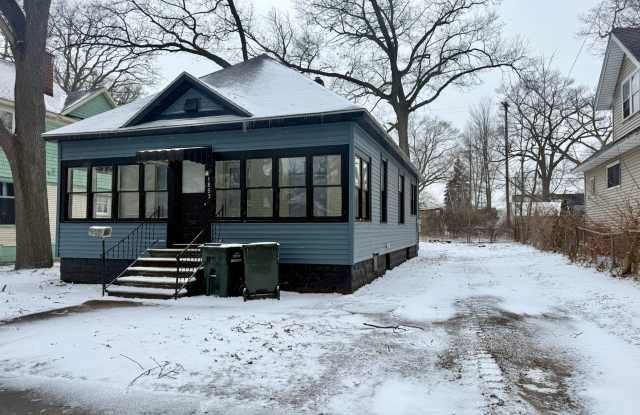 Two Bedroom Home in Muskegon - 1853 Leahy Street, Muskegon, MI 49442