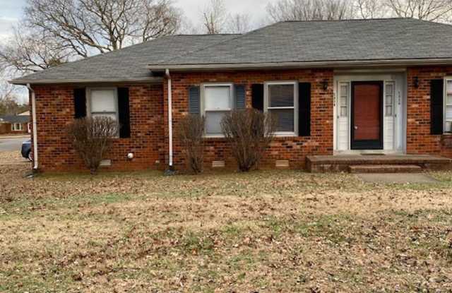 2 bedroom 1 Bath with Carport photos photos