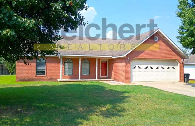 Spacious 3 bedroom home with attached garage photos photos