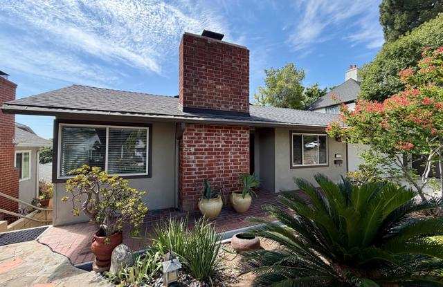 1431 Oneonta Knoll Gallery 3