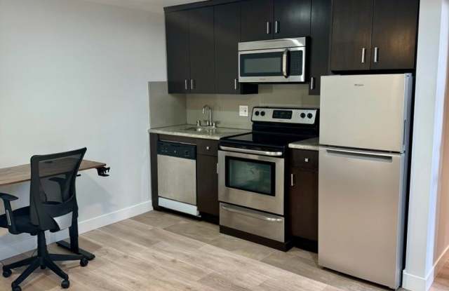 2405 Roscomare Rd LLC photos photos