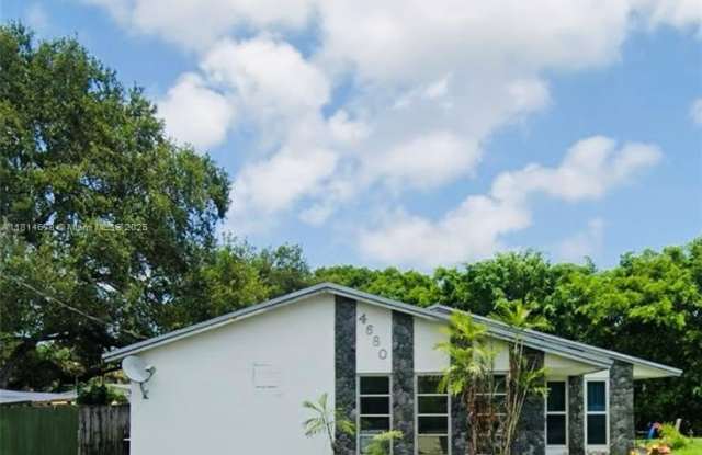 4680 SW 29th Ter photos photos