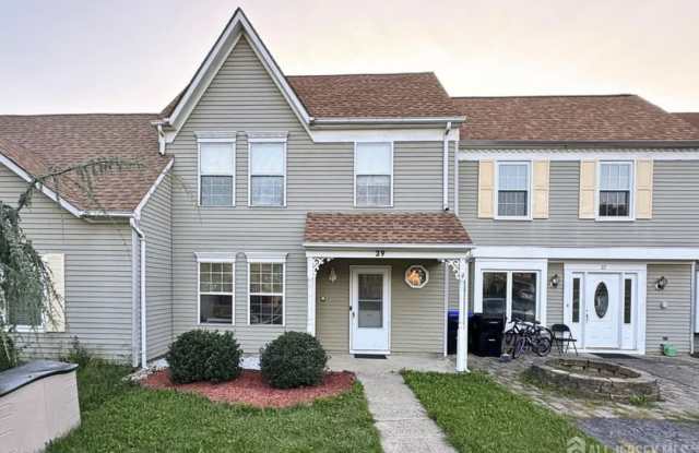 39 Anderson Court - 39 Anderson Court, Middlesex County, NJ 08816