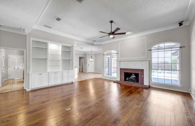 5305 Ridgefield Court Gallery 4
