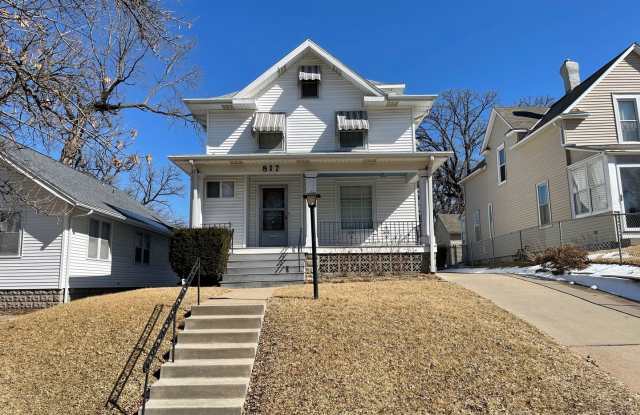 Cute & Retro 3 Bedroom Home in Midtown w/ Garage! photos photos