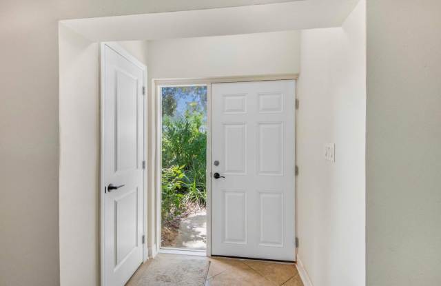 2/2.5 Town Home Away From Home in Crystal River Gallery 3