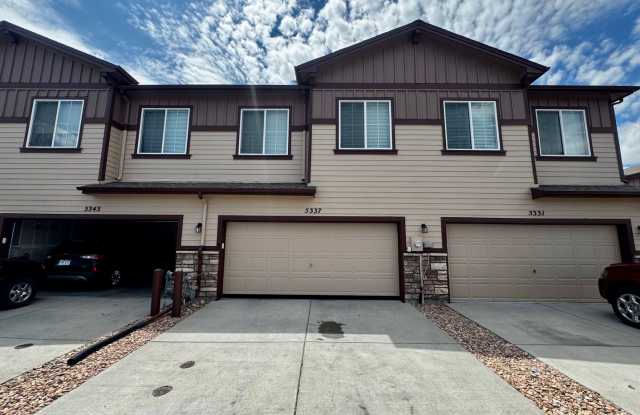 2 Bedroom Townhome off of Powers and Stetson Hills Gallery 1