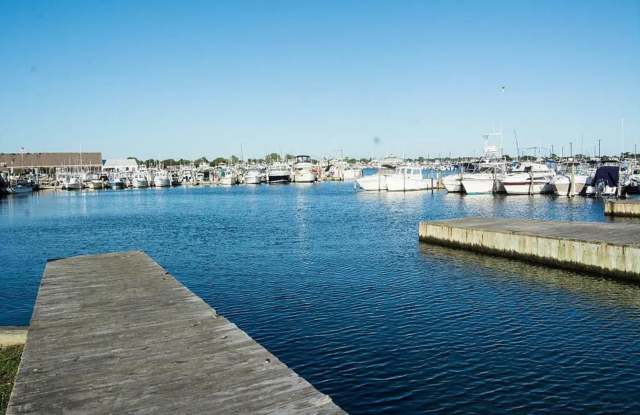 Brookwood at Bay Shore Gallery 4