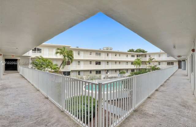 1895 Venice Park Dr Gallery 2