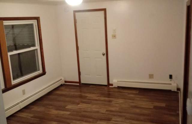 New Haven!  2 BR 1 Bath with attached garage Gallery 1