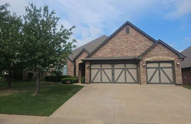 Very Nice 4 bedroom 2.5 bath home with a bonus room in Edmond schools photos photos