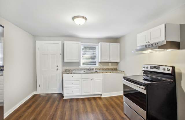 Very nice 2BR/1BA Home In Downtown Savannah photos photos