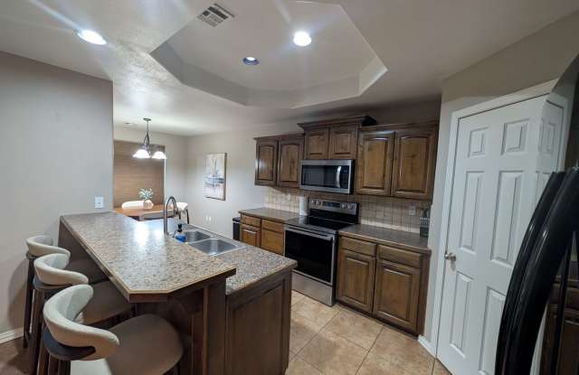 Fully Furnished-All Bills Paid- 3 Bedroom Home- 1 acre Pryor Gallery 4