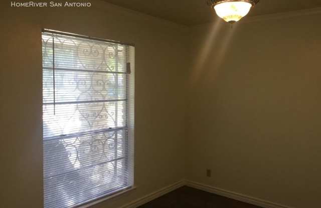3211 Hitching Post Gallery 3