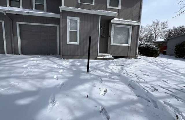 13905 Falkirk Cir - 13905 Falkirk Circle, Grandview, MO 64030