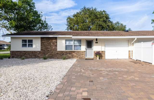ANNUAL RENTAL - 3 Bed, 2 Bath Fully Furnished Home photos photos