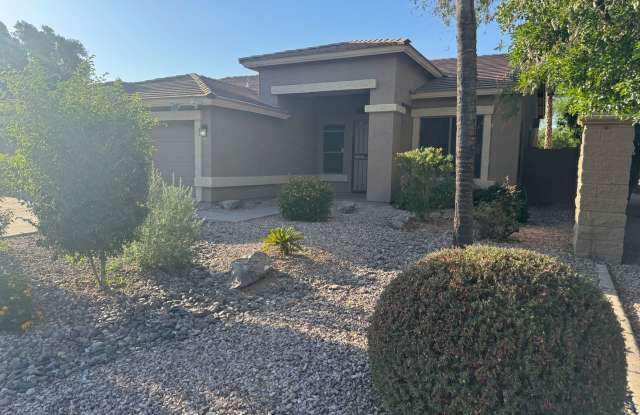 4 bedroom GIlbert rental photos photos
