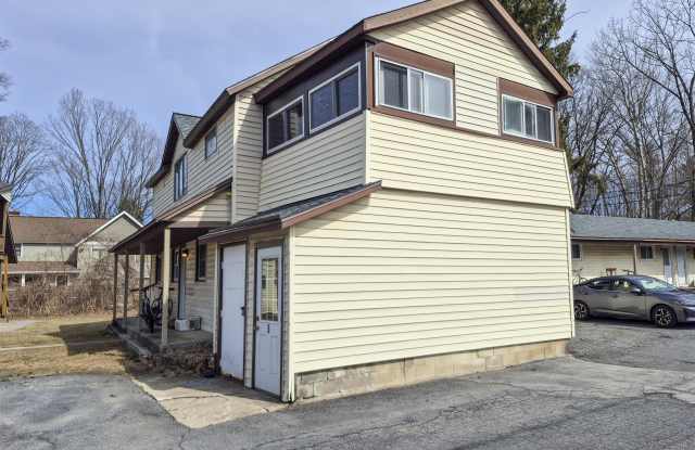 524 Maple Avenue unit: 8 photos photos