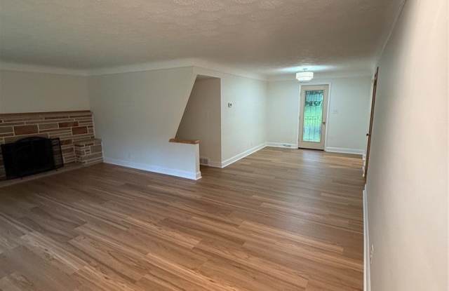 475 Meadowlane Road Gallery 4