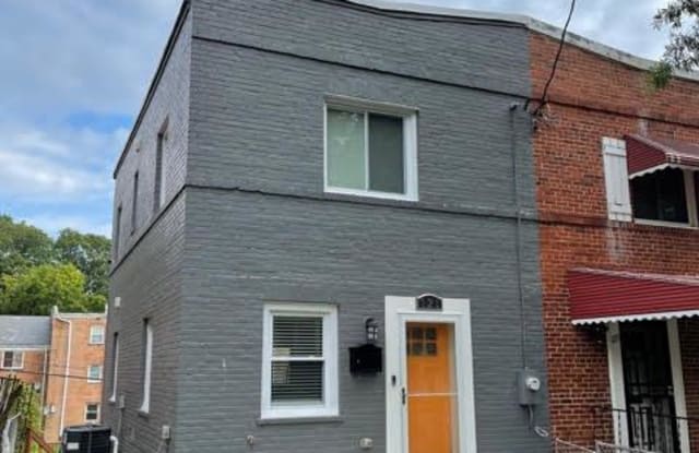 121 DARRINGTON ST SW - 121 Darrington Street Southwest, Washington, DC 20032