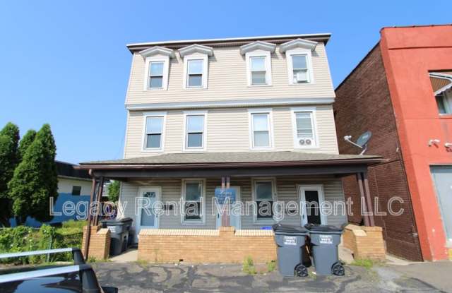 426 1/2 South Poplar Street - 4 photos photos