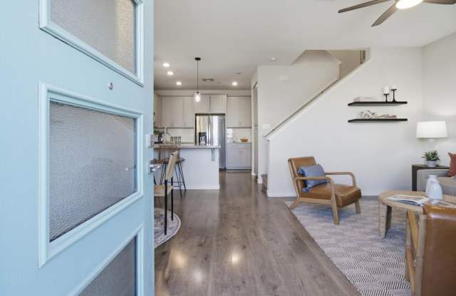 Beautiful 3 bed 2.5 bath located in Natomas! Gallery 4