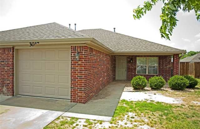 3012 S B Street photos photos