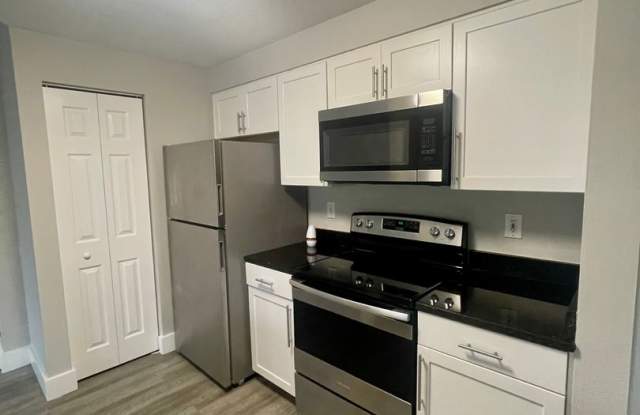 1 Bedroom / 1 Bath Condo in Gated Community. photos photos