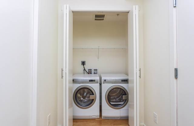 Jupiter Apartments Gallery 4