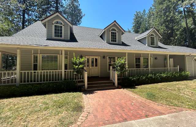 Beautiful, spacious home with almost a complete wrap around deck - 13920 Greenhorn Road, Nevada County, CA 95959
