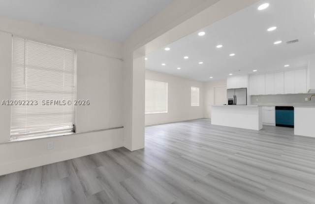 3411 NW 5th Ct Gallery 4