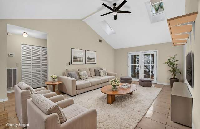 Your Comfortable Retreat in Mount Pleasant Gallery 1