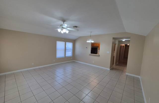 7703 Chatsworth, San Antonio, TX. 78250 Gallery 4