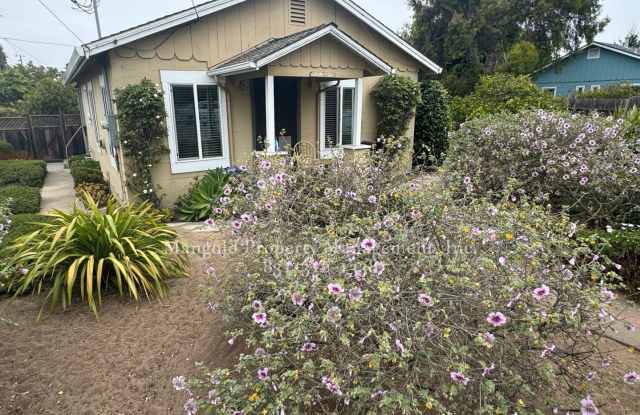 2-Bed 1-Bath Home with Large Fenced Yard Gallery 1