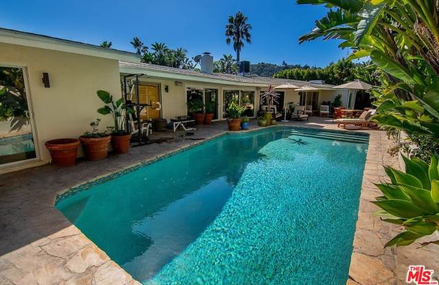 8405 Edwin Dr Gallery 1
