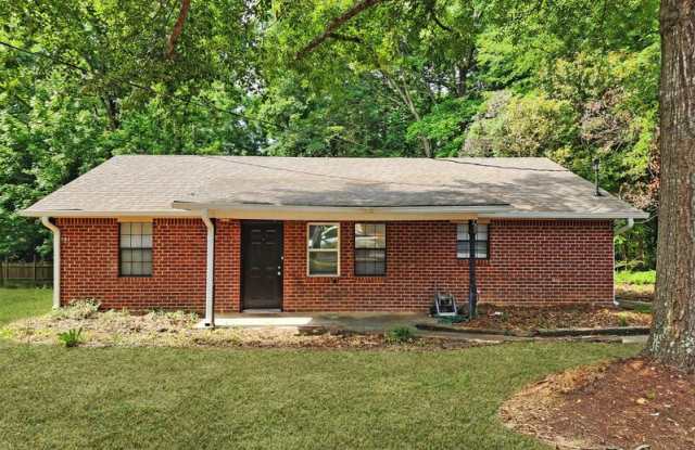 731 W Creek Cir - 731 West Creek Circle, Monroe, GA 30655