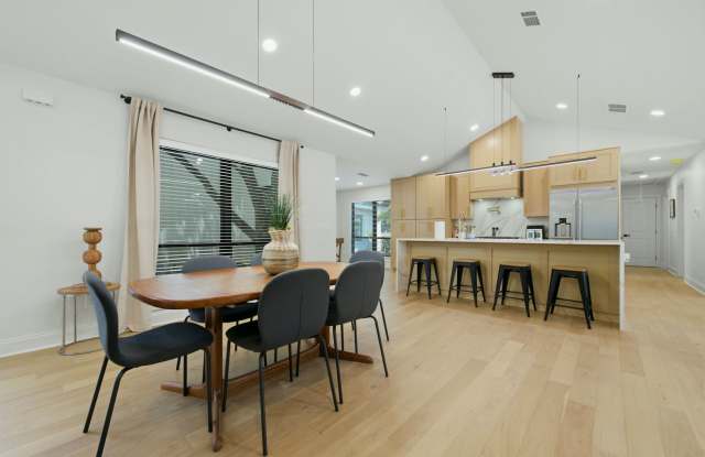 Spacious 5BR Roswell Home Near Wellstar North Fulton Hospital Gallery 3