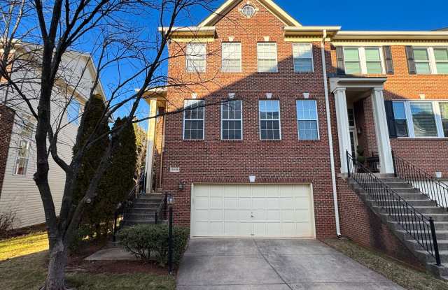 Stunning 3 Bed 3.5 Bath End-Unit Townhome In Desired Potomac Lakes photos photos