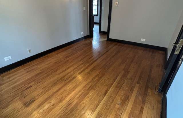 3114 North Karlov Avenue photos photos