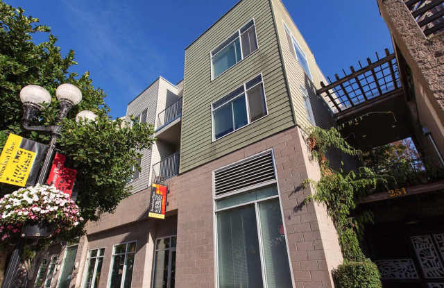 Broadway Place Gallery 4