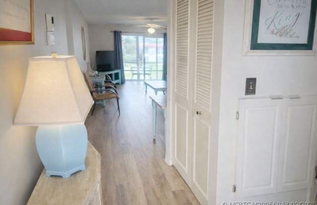 1943 SW Palm City Road Gallery 2