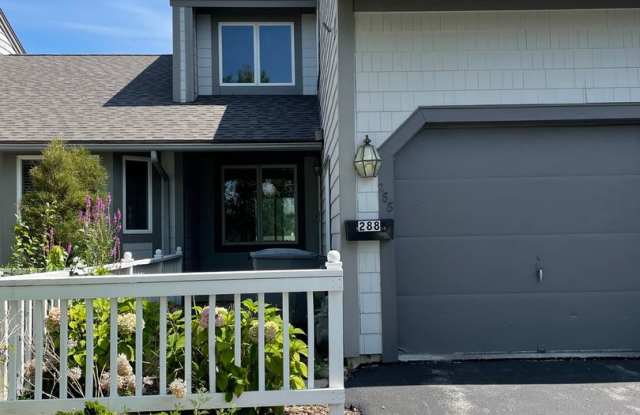 Waterfront! 3 Bedroom, 2 Bath Condo- Erie Village, East Syracuse Gallery 1