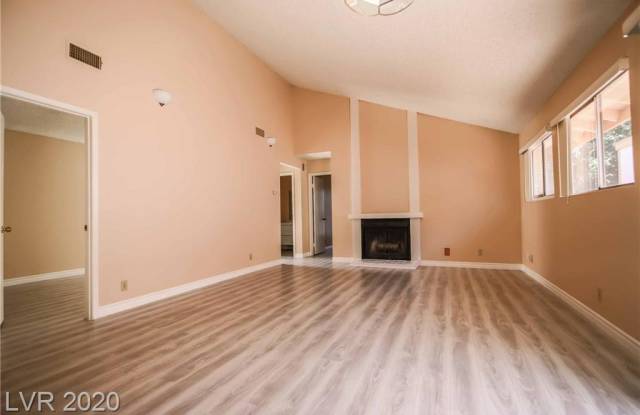 2321 EL MOLINO Circle Gallery 4