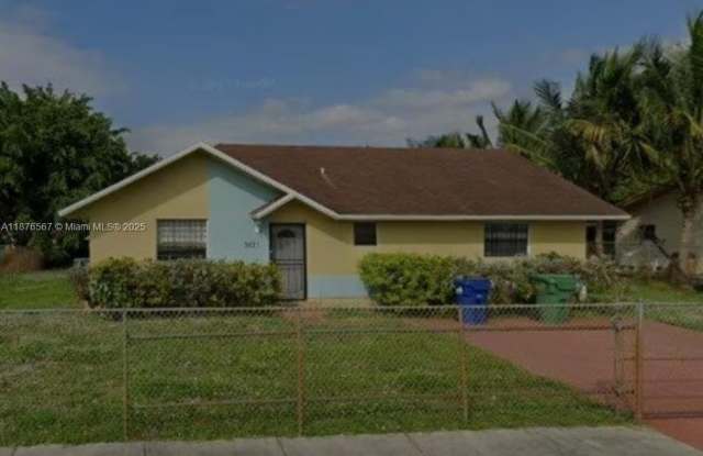 3621 NW 193rd St photos photos