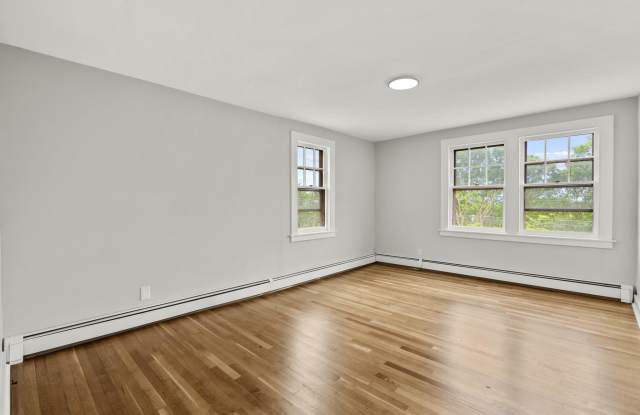 588 North Walnut Street photos photos