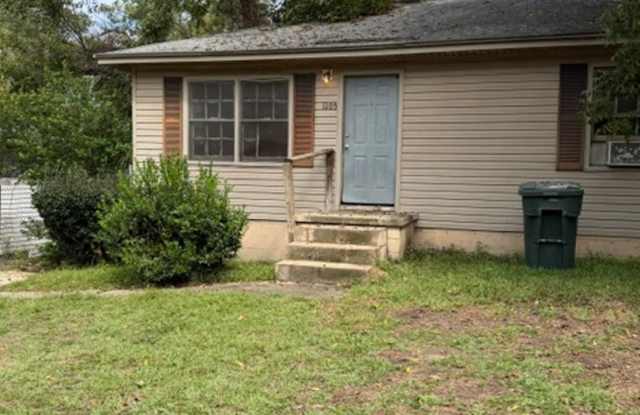1105 BARTON DR Gallery 3