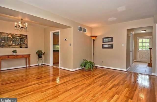 2318 WHEYSTONE COURT Gallery 4