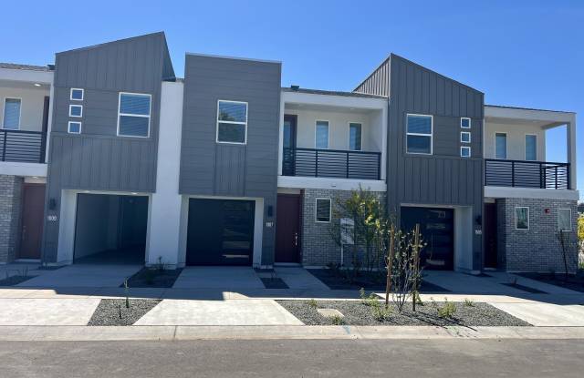 1015 E PASADENA Avenue photos photos