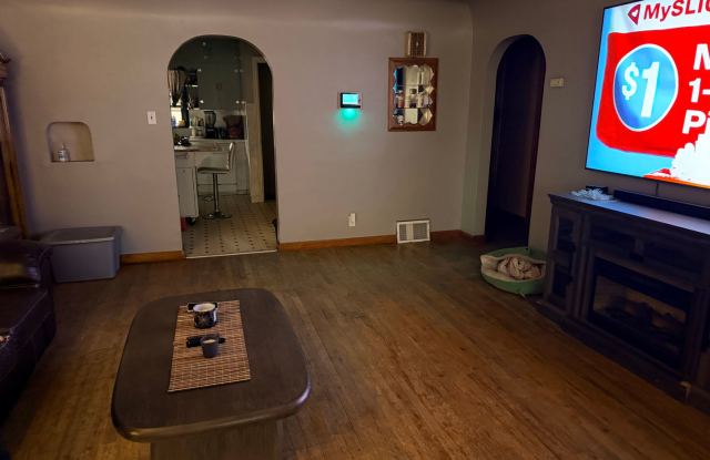 Spacious and Updated 4 Bed, 2 bath!! Gallery 4