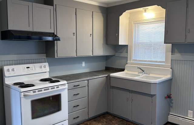 128 1/2 Elm St photos photos